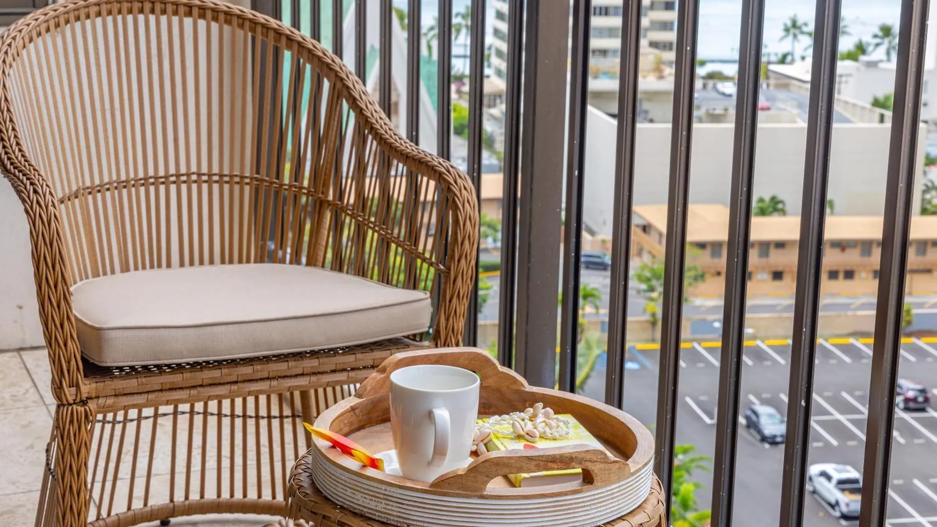 Apartment Remodeled 1Br Ocean View Condo With Free Parking! Honolulu