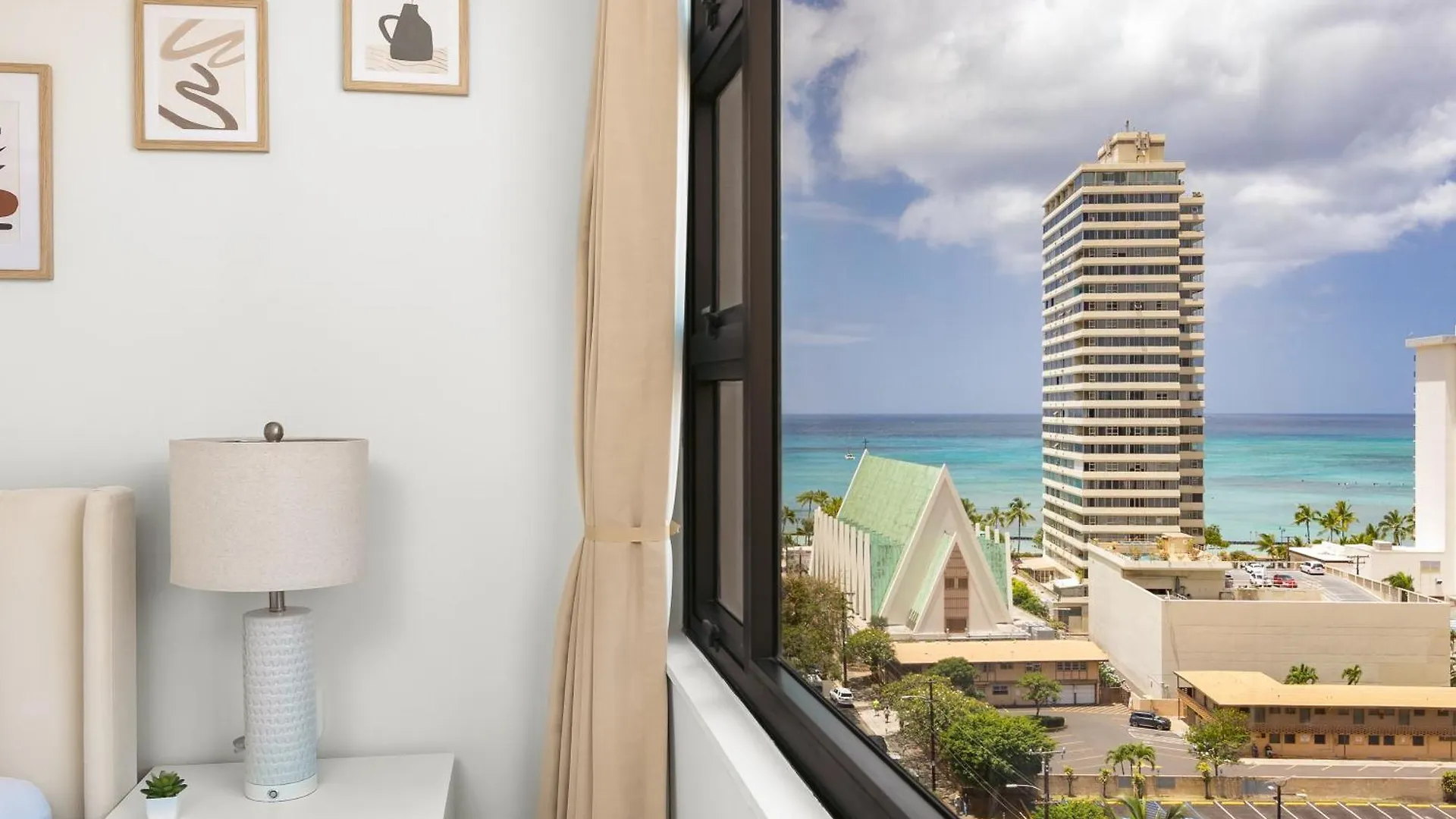 Remodeled 1Br Ocean View Condo With Free Parking! Honolulu Apartment