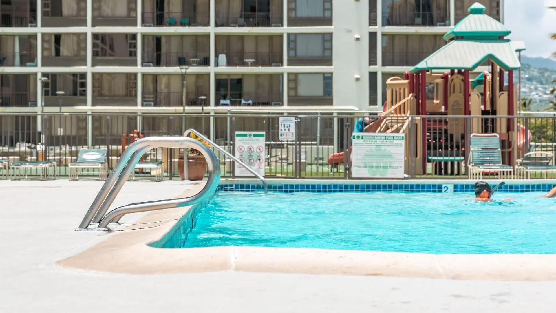 Apartment Remodeled 1Br Ocean View Condo With Free Parking! Honolulu